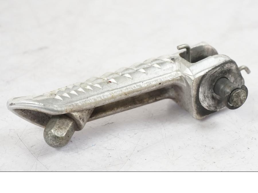 Baksidan på Fotpinne från en Suzuki GSX-R 750 -2006 motorcykel.