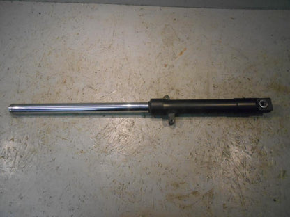 Framsidan på Gaffelben från en Honda CBR 125 R -2007 motorcykel.