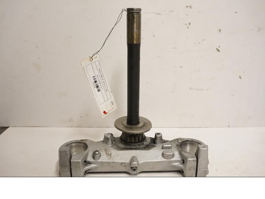 Framsidan på Gaffelkrona från en BMW F 800 ST -2010 motorcykel.