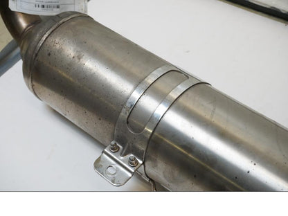 Snett nerifrån på Ljuddämpare från en BMW F 800 ST -2008 motorcykel.