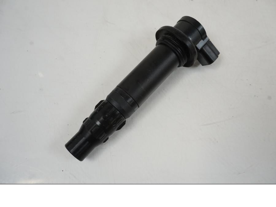 Framsidan på Tändspole från en Yamaha MT-10 -2022 motorcykel.