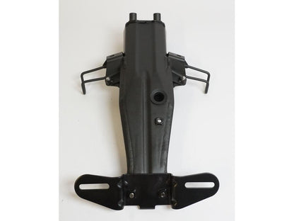 Framsidan på Skylthållare från en Kawasaki Z 800 -2015 motorcykel.