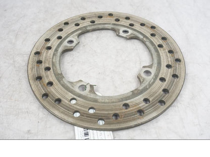 Framsidan på Bromsskiva från en Honda CBR 600 -2002 motorcykel.