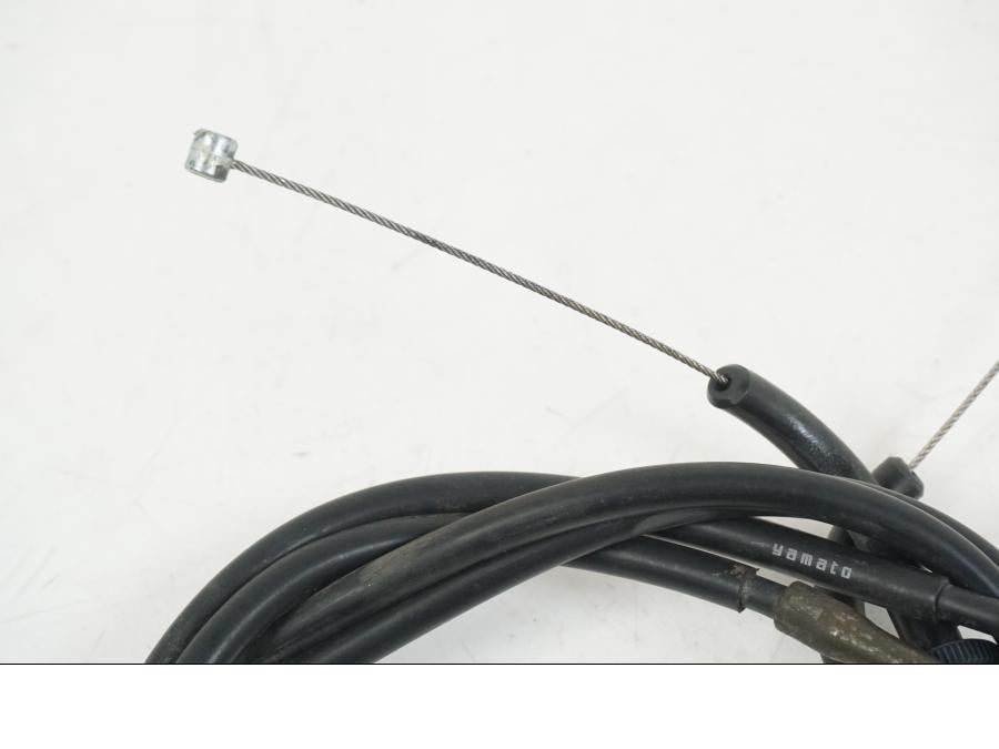 Vänster sida på Gasvajer från en Yamaha XT 660 X -2005 motorcykel.