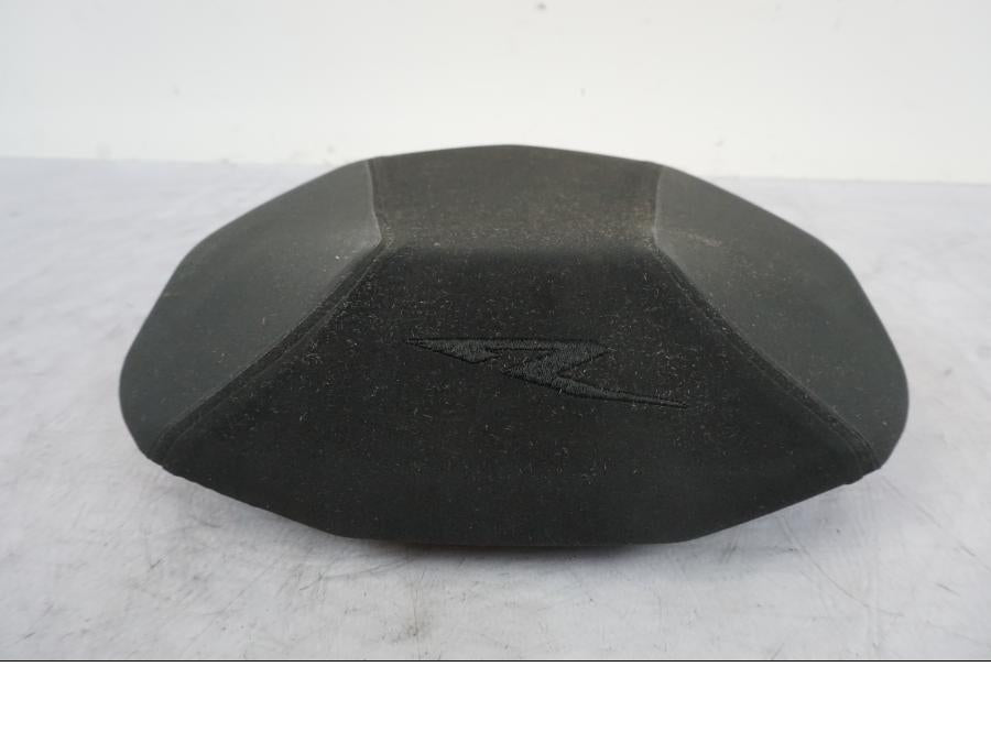 Snett uppifrån på Sadel från en KTM 1290 Super Duke R -2021 motorcykel.