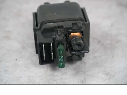 Baksidan på Startrelä från en Kawasaki ZX-10R -2008 motorcykel.