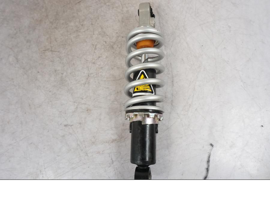 Vänster sida på Stötdämpare från en Yamaha MT-09 -2024 motorcykel.