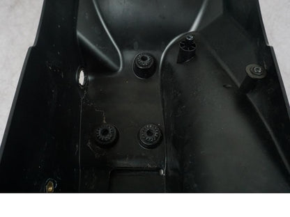 Vänster sida på Undertail från en Ducati Multistrada V4 -2024 motorcykel.