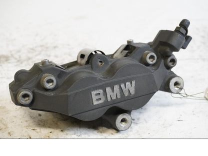 Framsidan på Bromsok från en BMW R 1150 RS -2002 motorcykel.