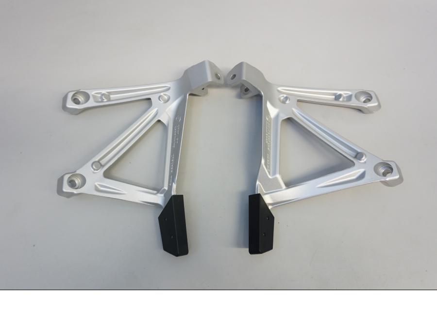 Baksidan på Fotpinnefäste från en BMW R 1200 GS -2019 motorcykel.