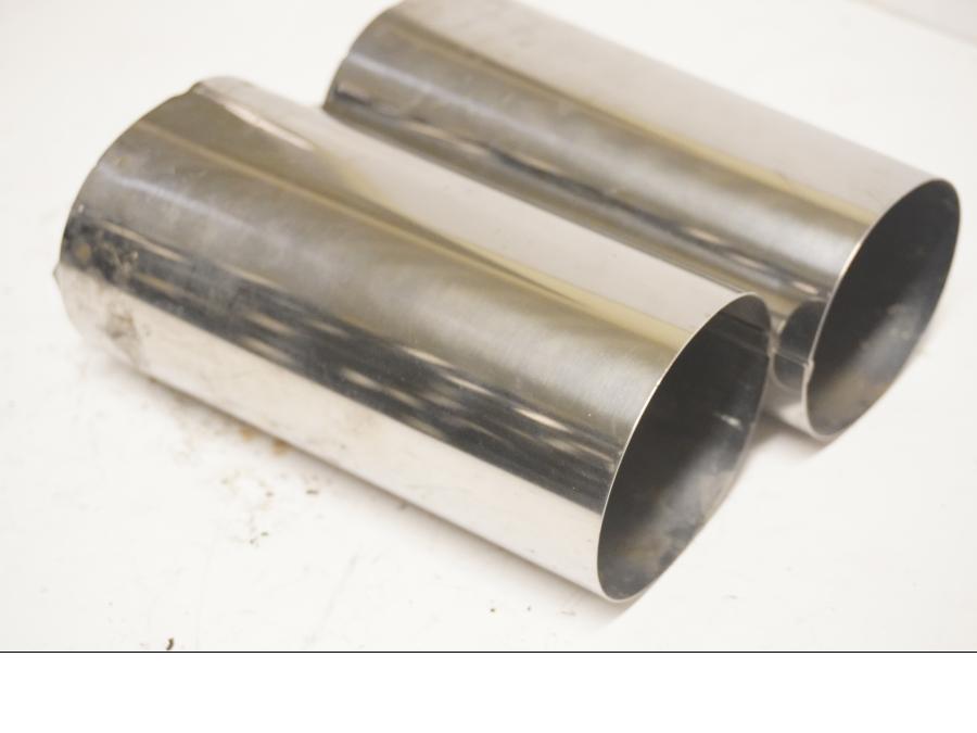 Baksidan på Gaffeldekorrör från en H-D Touring Ultra Classic FLHTCU/I -2009 motorcykel.