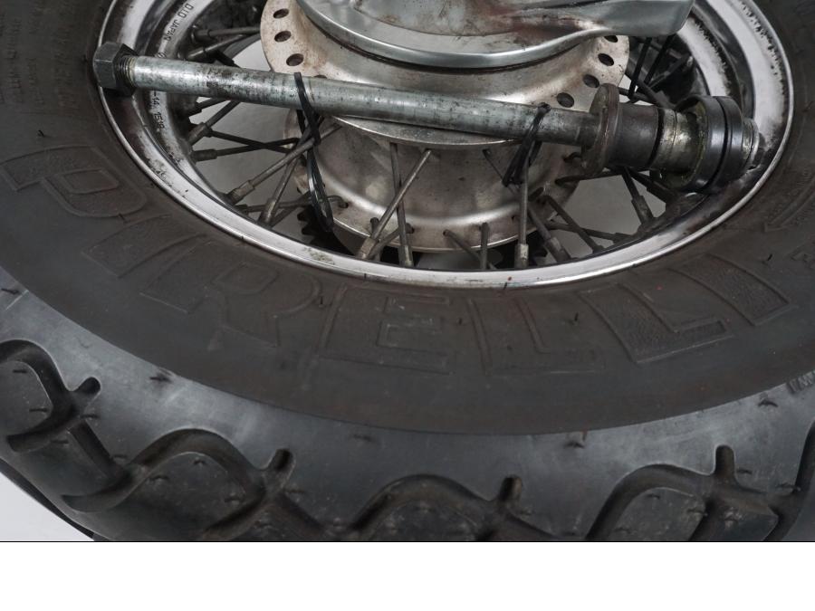 Baksidan på Hjulpaket från en Honda VT 600 C -1995 motorcykel.