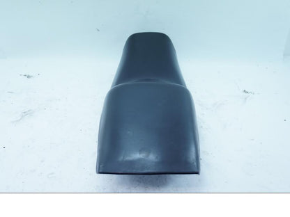 Höger sida på Sadel från en Ducati 750 SS -1995 motorcykel.