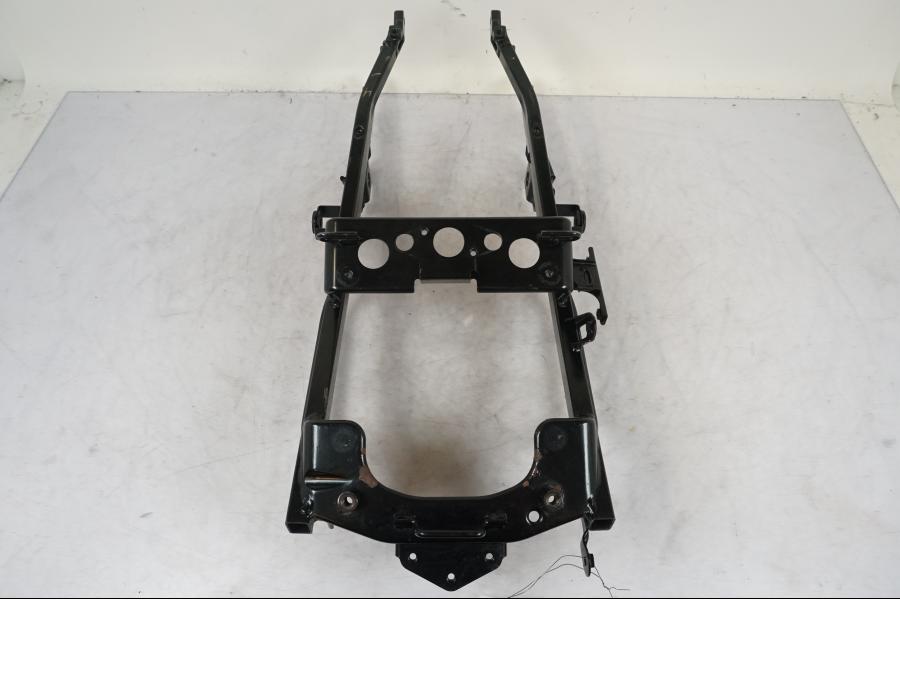 Vänster sida på Bakram från en Suzuki SV 650 -1999 motorcykel.