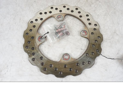 Framsidan på Bromsskiva från en Kawasaki ZX-6R -2006 motorcykel.