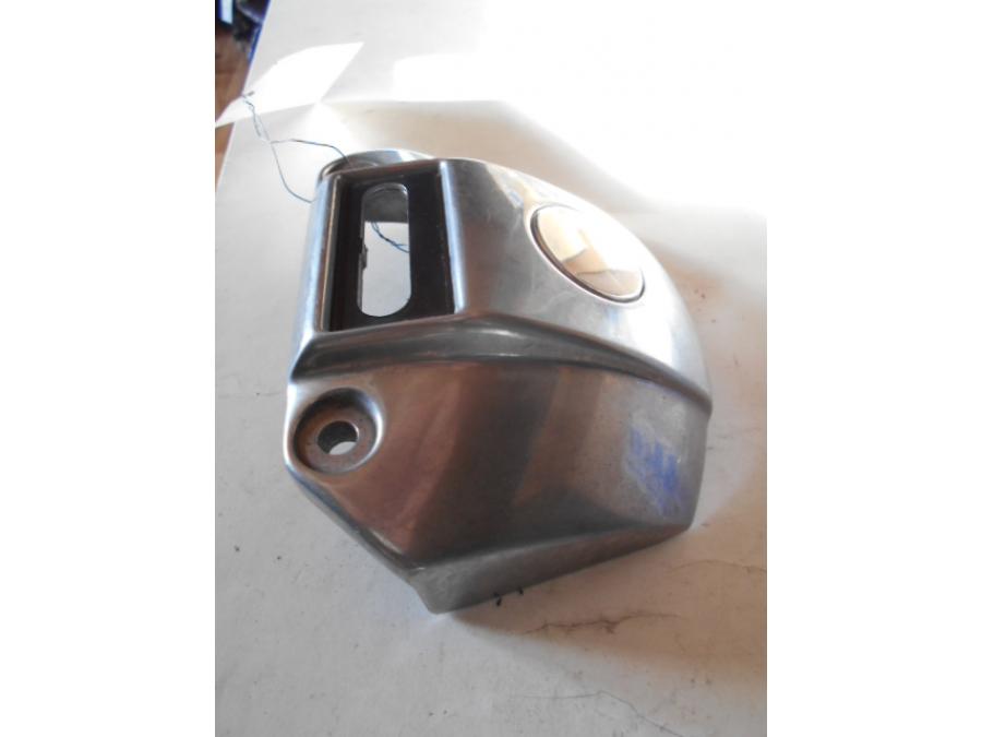 Höger sida på Strålkastarfäste från en H-D Dyna Low Rider FXDL -2004 motorcykel.