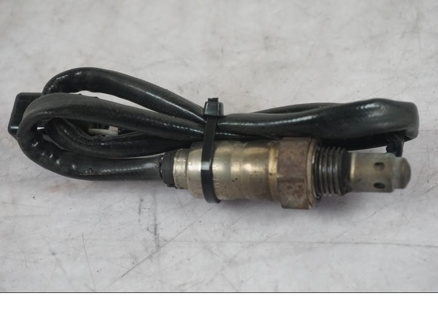 Framsidan på Lambdasond från en KTM 1290 Super Adventure S -2022 motorcykel.