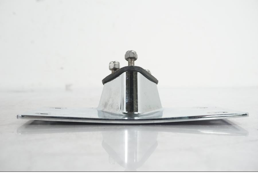 Vänster sida på Skylthållare från en H-D Softail FXCW Rocker -2008 motorcykel.