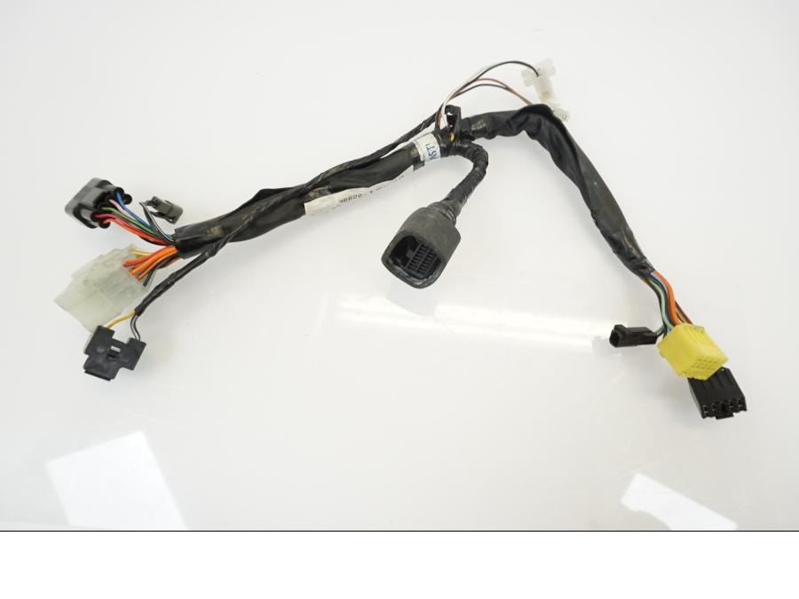 Baksidan på Kabelstam från en Suzuki SV 650 -2001 motorcykel.