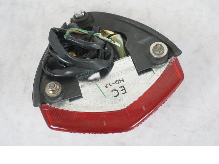 Baksidan på Baklampa från en Honda VT 600 C -1998 motorcykel.