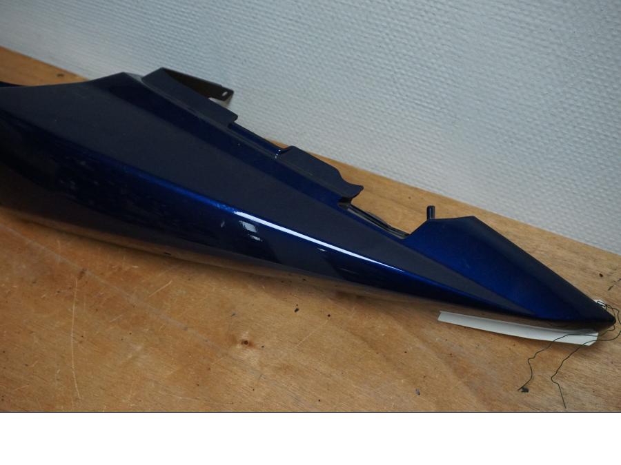 Baksidan på Bakvinge från en Suzuki SV 650 -2008 motorcykel.