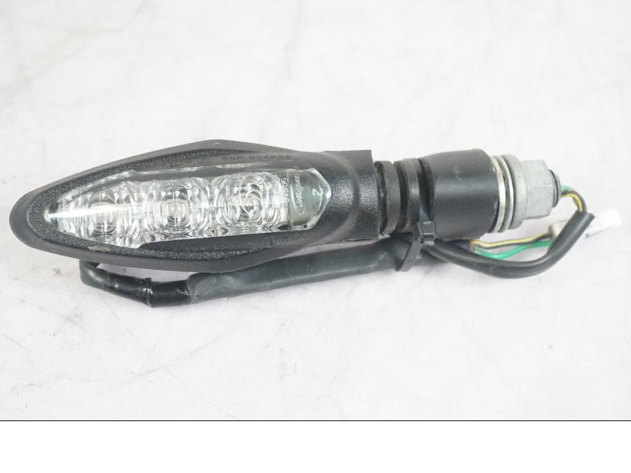 Framsidan på Blinkers LED från en KTM 1290 Super Adventure S -2022 motorcykel.