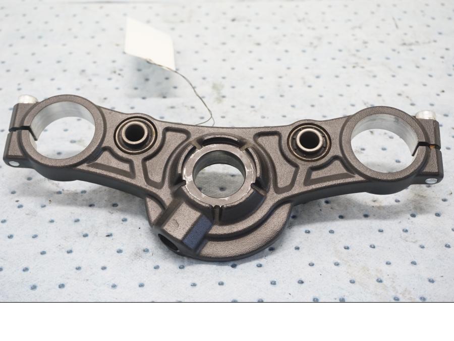 Framsidan på Gaffelkrona från en Kawasaki Z 650 ABS -2020 motorcykel.