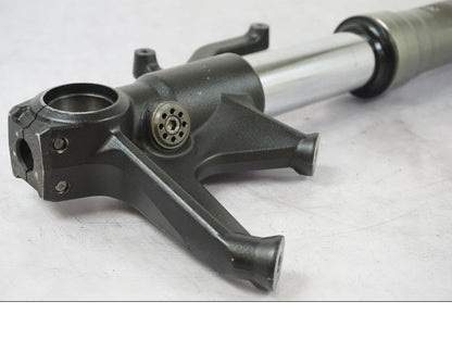 Höger sida på Gaffelben från en Kawasaki ZX-6R -2011 motorcykel.