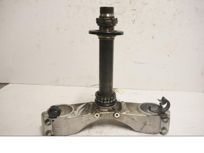 Framsidan på Gaffelkrona från en Kawasaki GTR 1400 -2008 motorcykel.