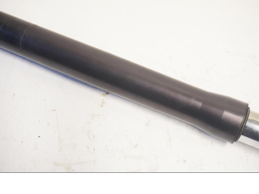 Höger sida på Gaffelben från en KTM 640 Duke -2002 motorcykel.