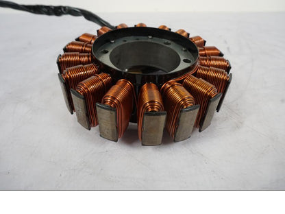 Snett uppifrån på Generator från en Honda VFR 1200 -2010 motorcykel.