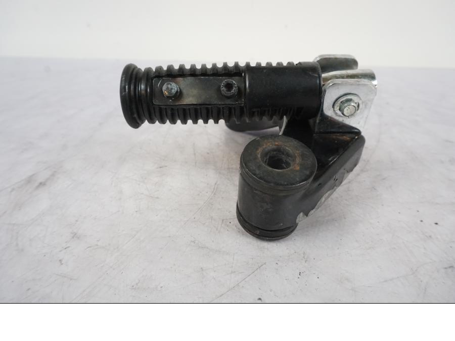 Baksidan på Fotpinne från en Kawasaki VN 1500 -2003 motorcykel.