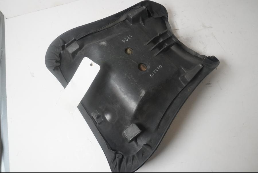 Snett uppifrån på Sadel från en Kawasaki ZX-9R -1996 motorcykel.