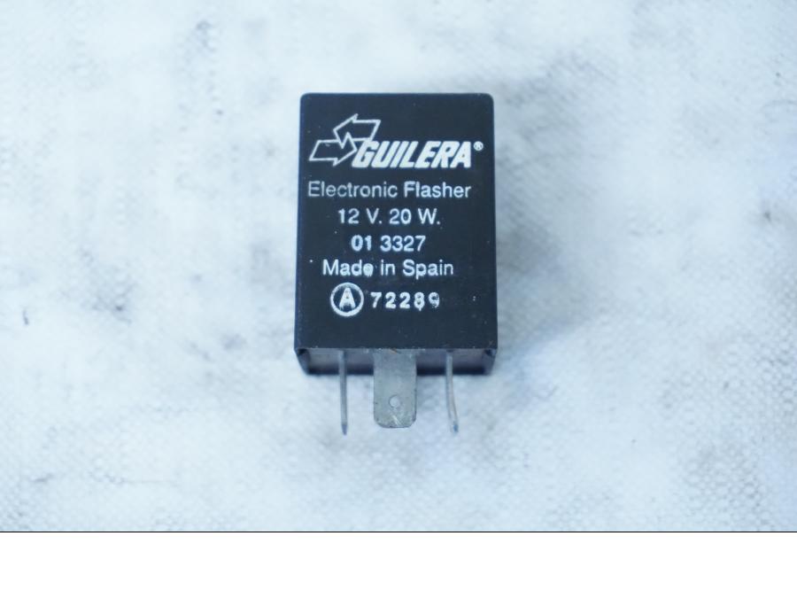 Framsidan på Blinkersrelä från en Ducati 750 SS -1995 motorcykel.