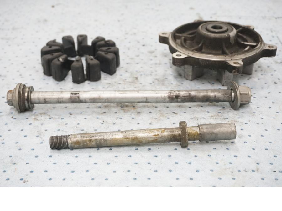 Höger sida på Hjulpaket från en BMW F 650 -1998 motorcykel.