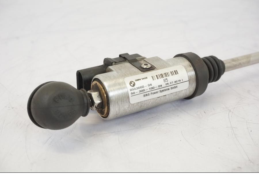 Vänster sida på Quickshift från en BMW S 1000 XR -2019 motorcykel.