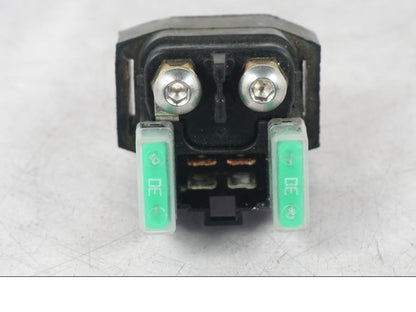 Baksidan på Startrelä från en KTM 690 Duke -2015 motorcykel.