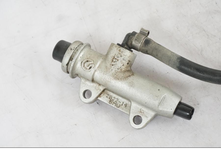 Höger sida på Bromshuvudcylinder från en BMW R 1200 GSA -2012 motorcykel.