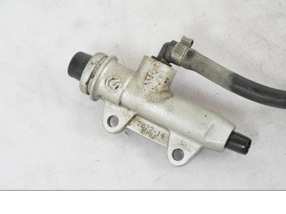 Höger sida på Bromshuvudcylinder från en BMW R 1200 GSA -2012 motorcykel.