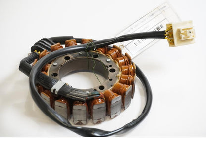 Framsidan på Generator från en Honda CB 1300 F -2004 motorcykel.