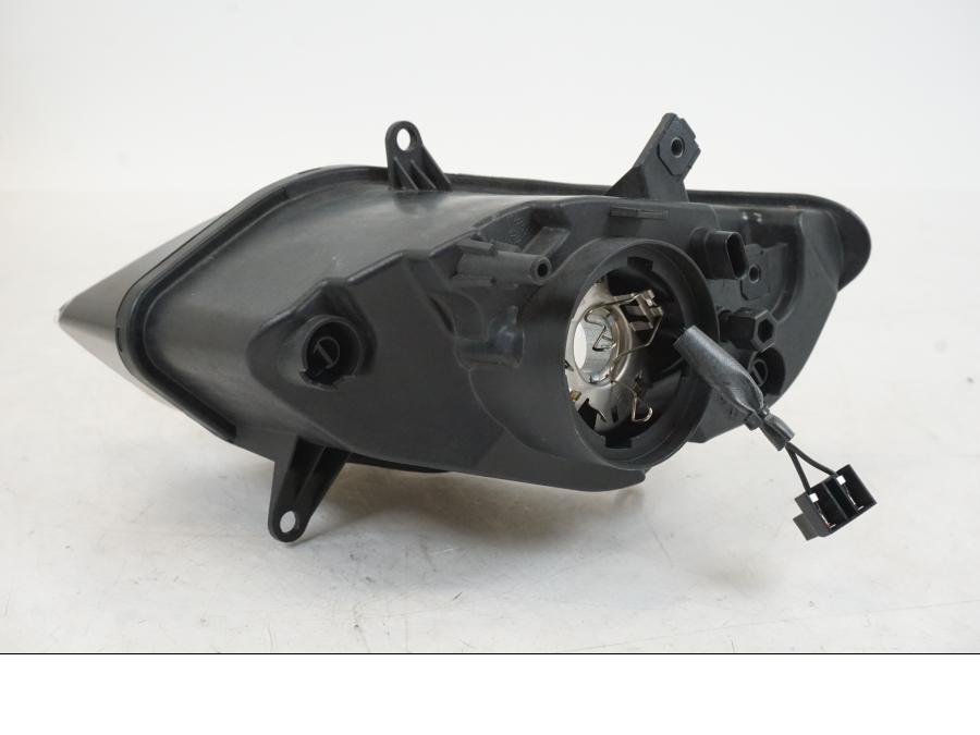 Snett uppifrån på Strålkastare från en BMW R 1200 RS -2014 motorcykel.