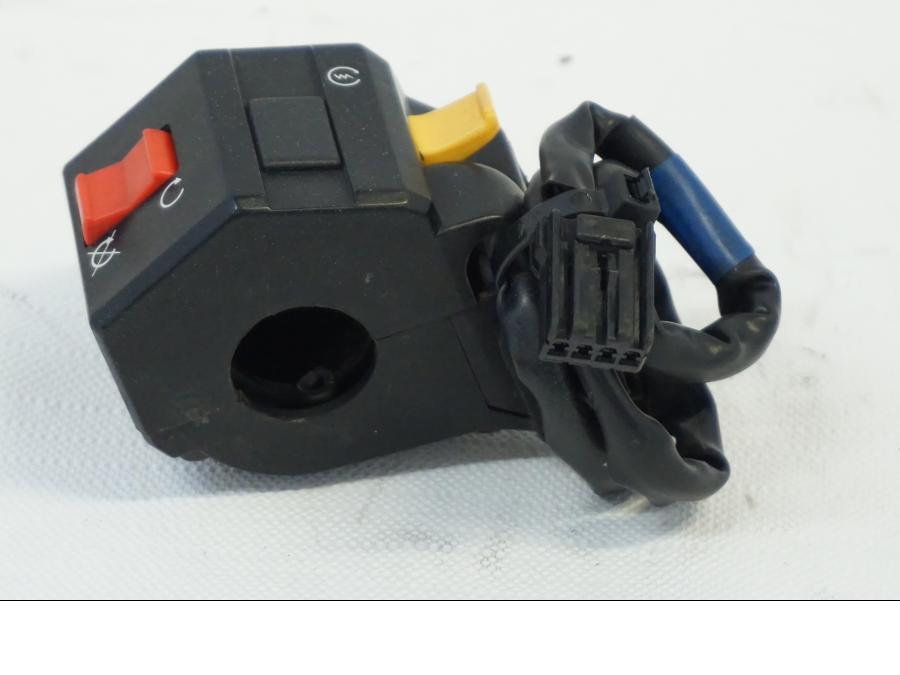 Höger sida på Styrelreglage från en Buell XB9S -2003 motorcykel.