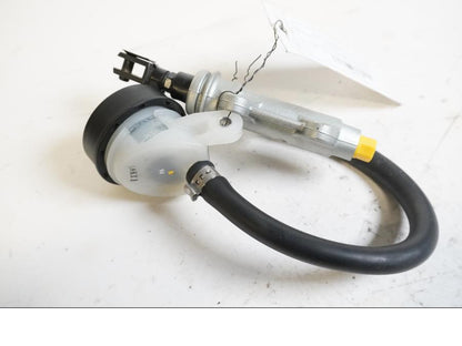 Framsidan på Bromshuvudcylinder från en BMW S 1000 RR -2013 motorcykel.