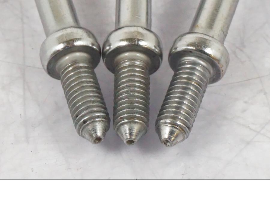 Snett uppifrån på Skruv / Mutter etc från en BMW R 1200 GS -2018 motorcykel.