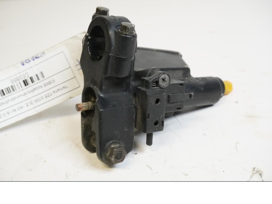 Höger sida på Kopplingshuvudcylinder från en Yamaha FZR 1000 -1993 motorcykel.