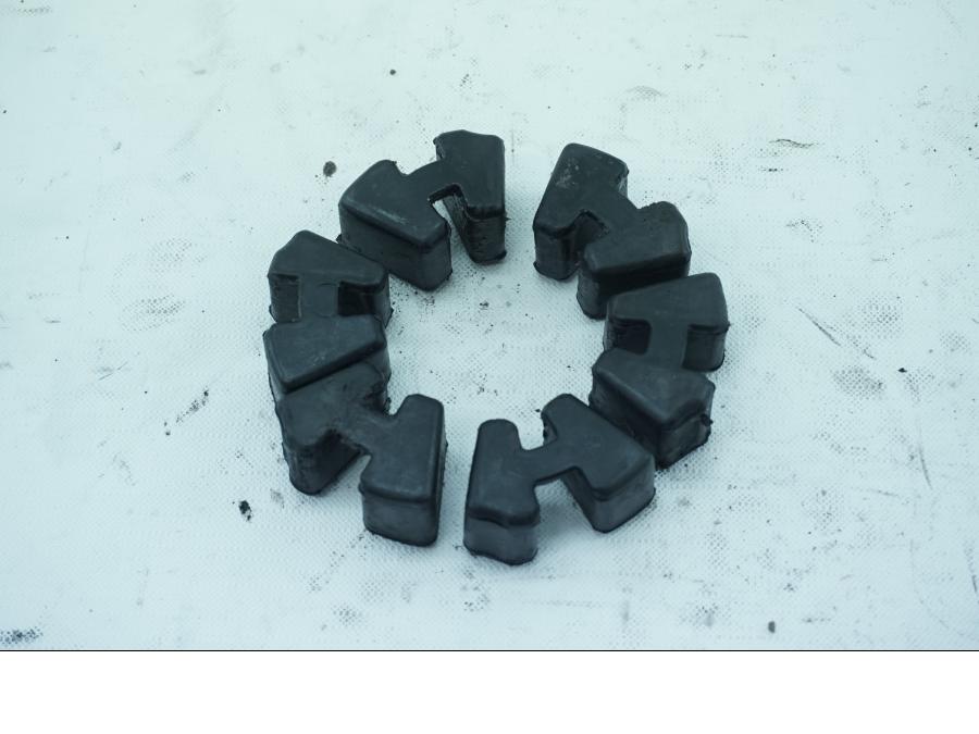 Framsidan på Ryckutjämnare från en Yamaha SR 400 -1982 motorcykel.