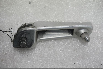 Baksidan på Fotpinne från en BMW K 1300 R -2011 motorcykel.