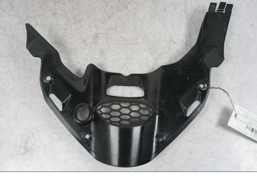 Framsidan på Frontkåpa från en Ducati Multistrada V4 -2024 motorcykel.