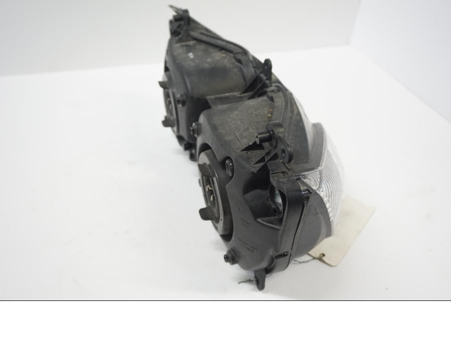 Vänster sida på Strålkastare från en Yamaha FZ1-SA -2007 motorcykel.