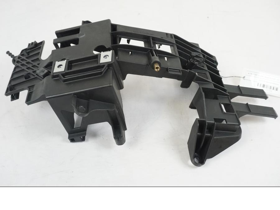 Extrabild3 på Batterihållare från en KTM 1290 Super Duke R EVO -2023 motorcykel.